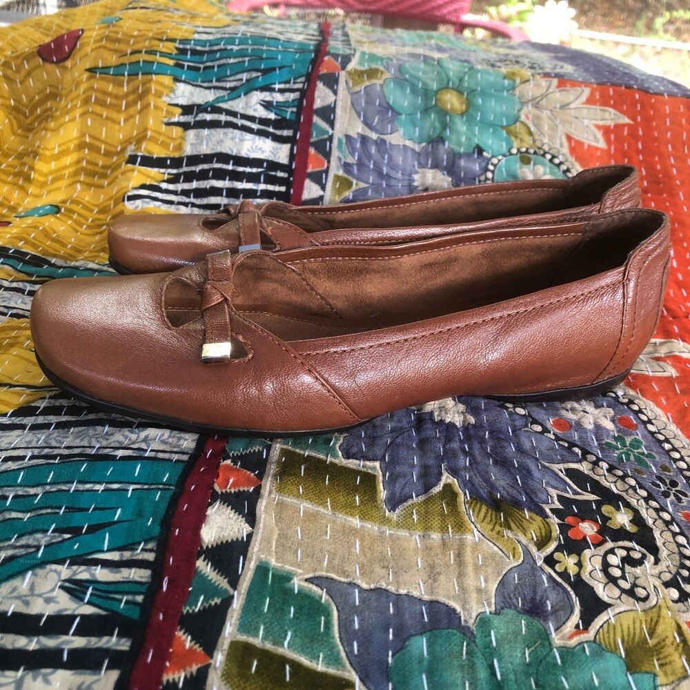 Liz Claiborne brown leather ballet shoes bows, silver trim Size 8M - Picture 12 of 16